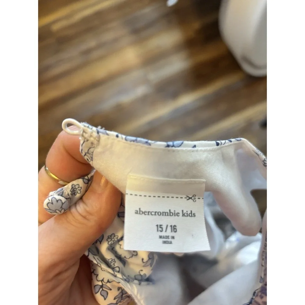 Abercrombie & Fitch those tiered